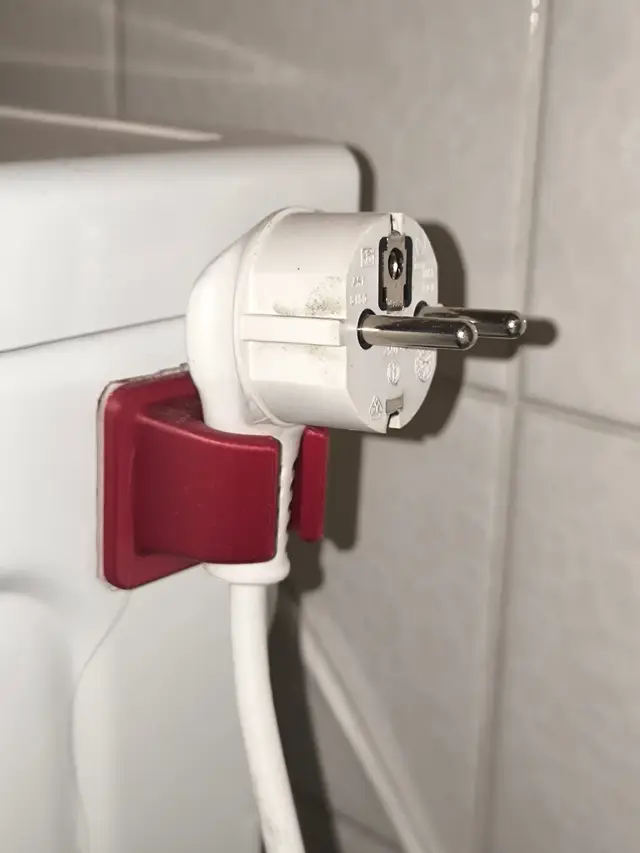 Wall-Mounted Power Plug Holder — modelo 3D