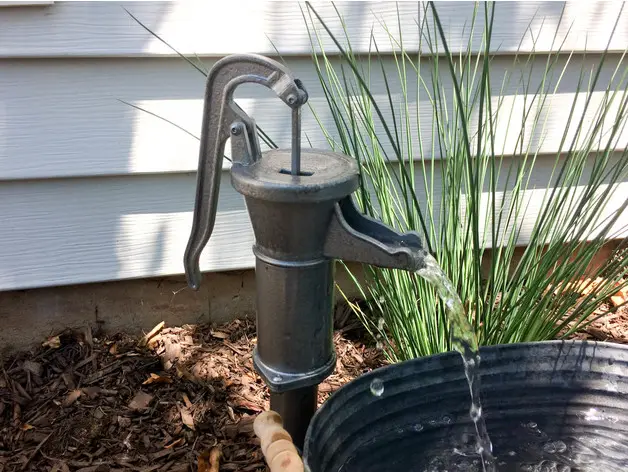 Antique Well hand Pump Garden Fountain — modelo 3D