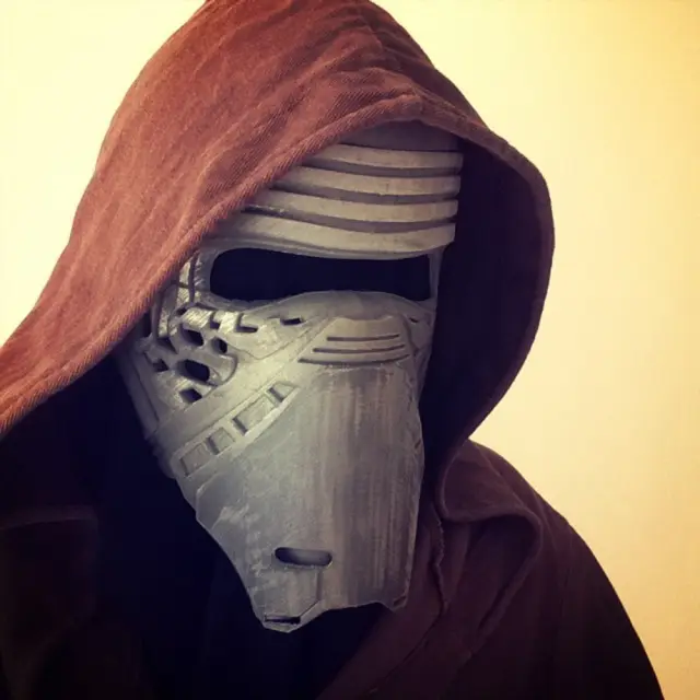 =JJ= Industries: Kylo Ren Helmet — modelo 3D