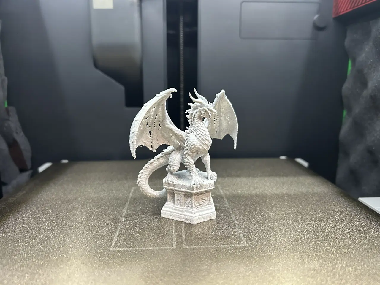 Majestic Dragon Guardian Statue — modelo 3D