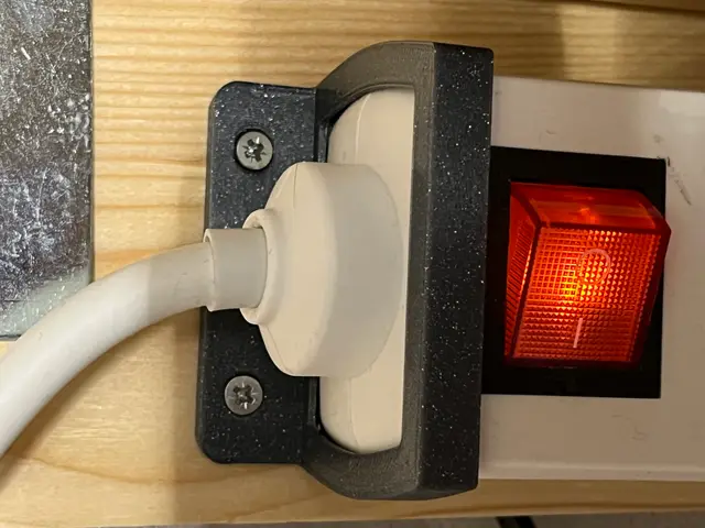 Powerstrip bracket — modelo 3D