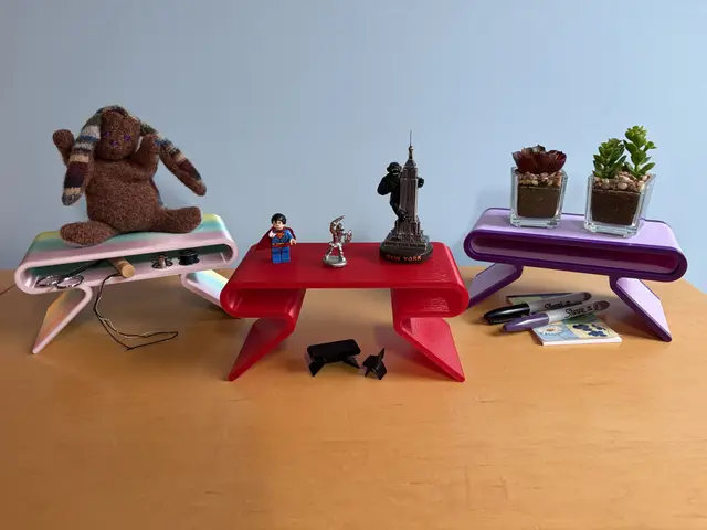 Science Fiction Display Stand and Desk Shelf — modelo 3D