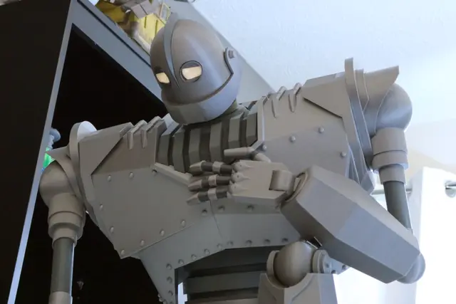 Massive Iron Giant and Hogarth — modelo 3D