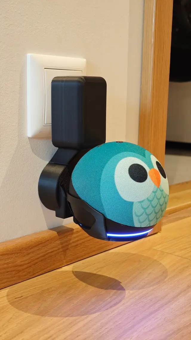 Echo Dot 5th Generation Outlet Mount (remix of formulagp46 model) — modelo 3D