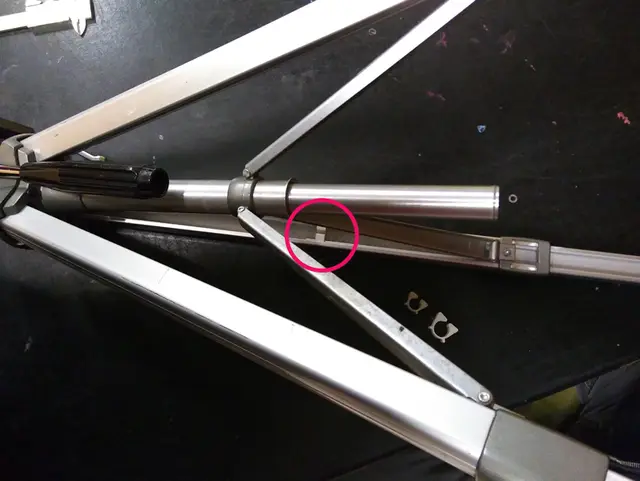 Clamp for Velbon Tripod / Klemme für Velbon Stativ — modelo 3D