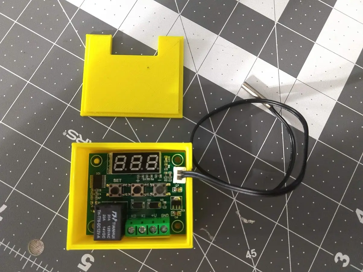 Temperature Controller BOX- W1209 — modelo 3D