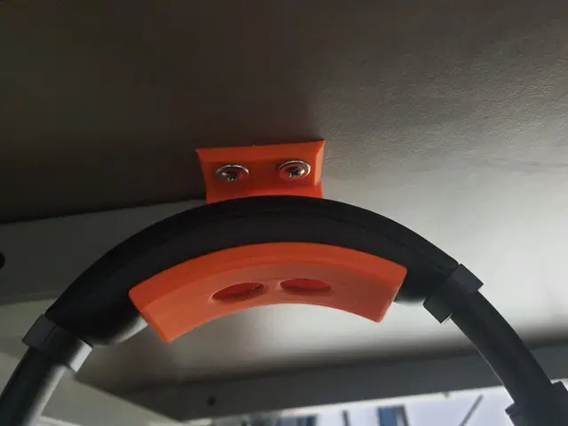 Under-desk headphone holder — modelo 3D