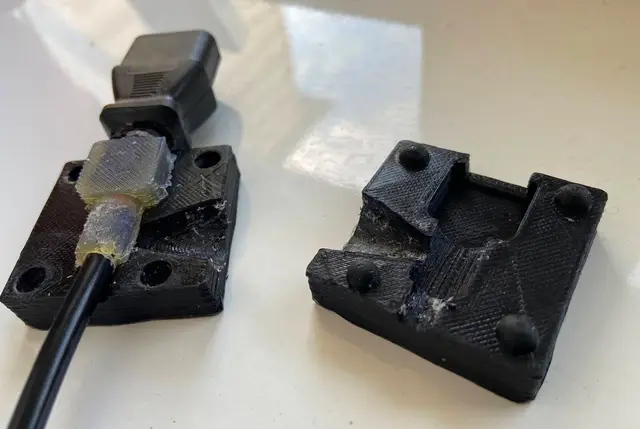 Mold for repairing electrical wires using a heat gun — modelo 3D
