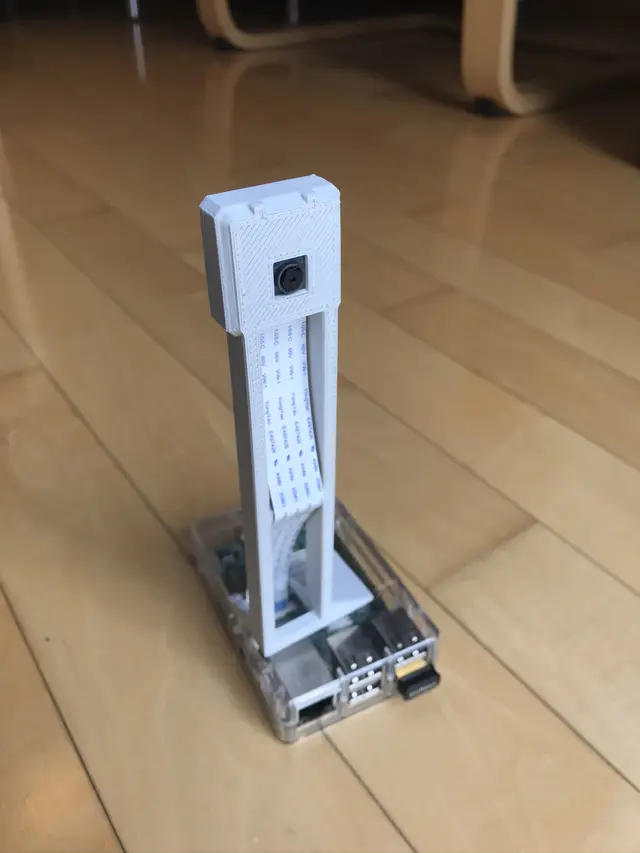 Self-standing case for Rasperry Pi Camera V2 — modelo 3D