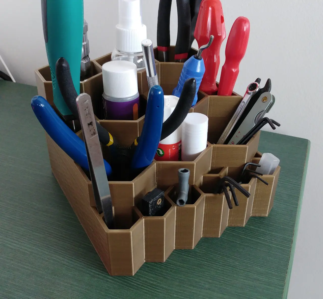 Honeycomb tool organizer — modelo 3D