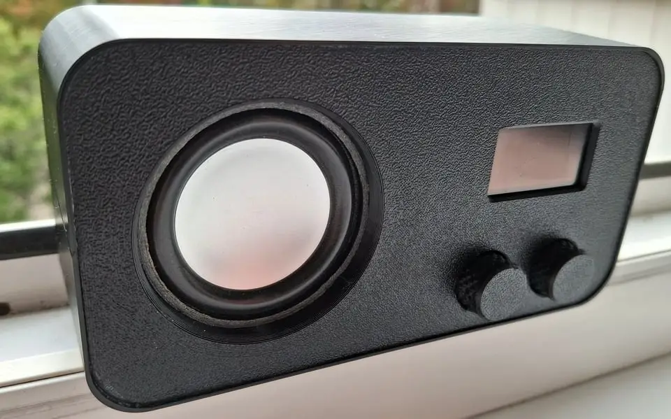 ESP32-S3 WEB Radio enclosure — modelo 3D