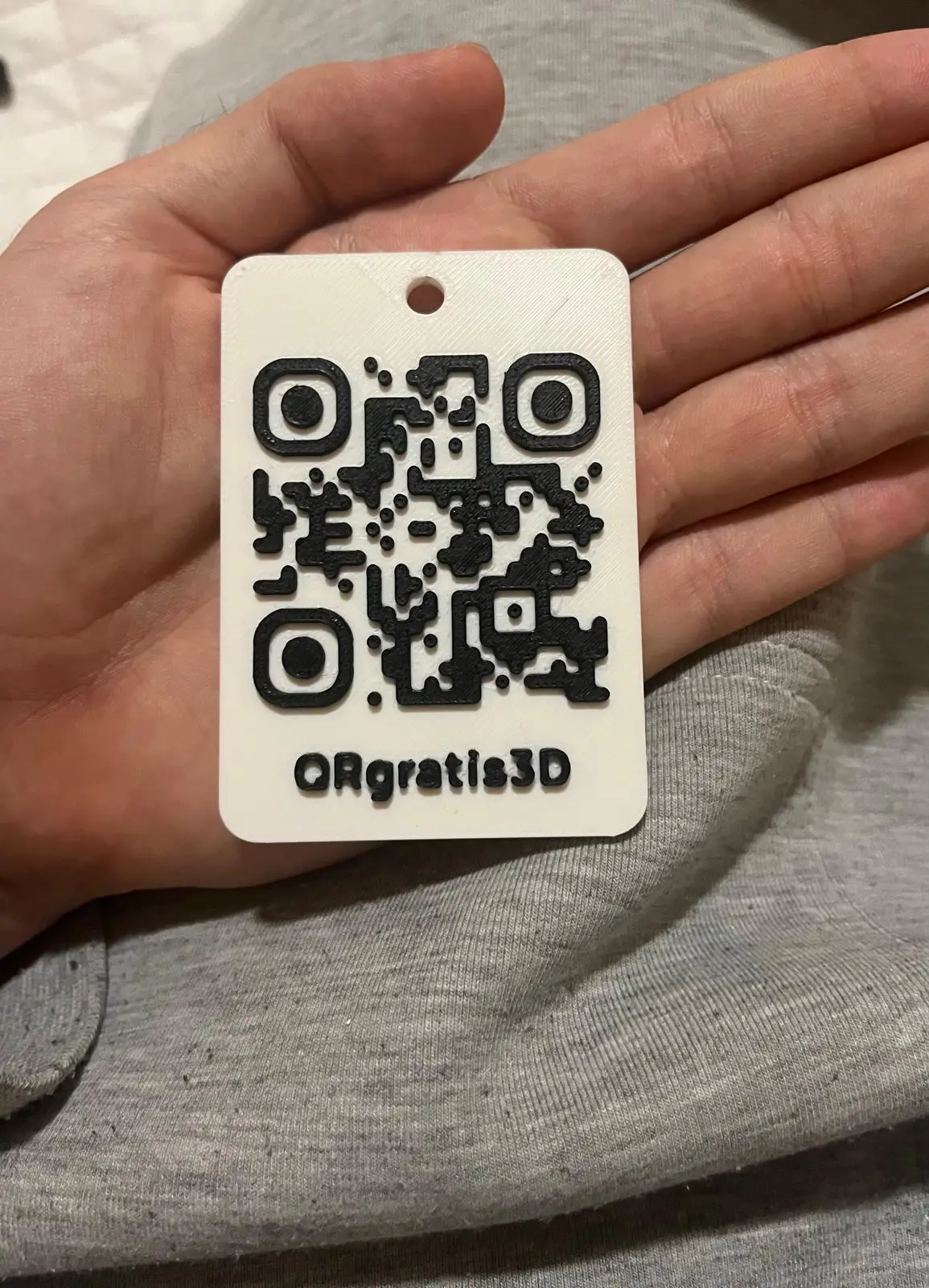 QR Code Keychain – Tested Print / Llavero QR probado (A1 mini, 2 colors) — modelo 3D