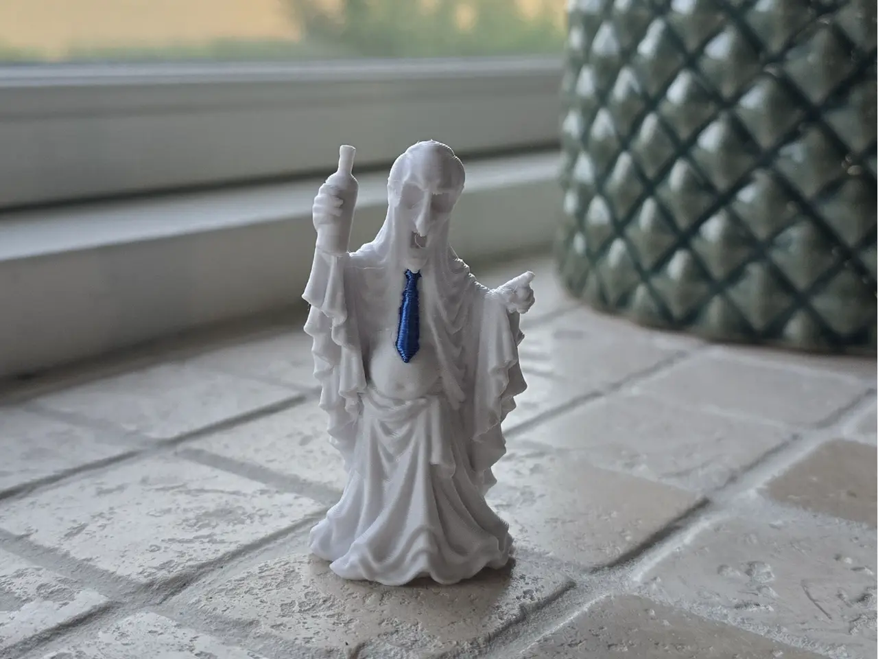 Kremlin Vodka Ghost – Blue-Tie Halloween Satire — modelo 3D