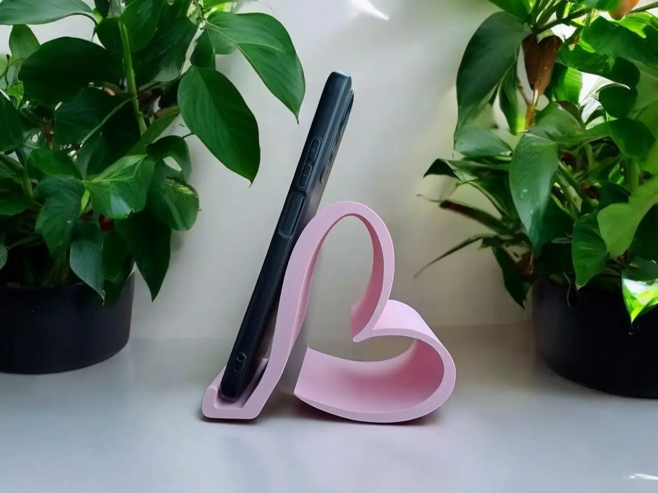 Smartphone holder "Valentine" — modelo 3D