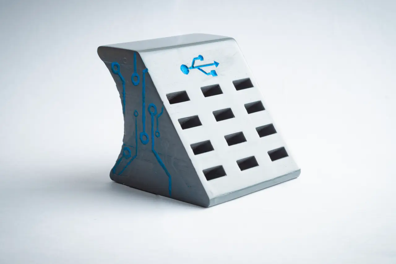 USB holder — modelo 3D