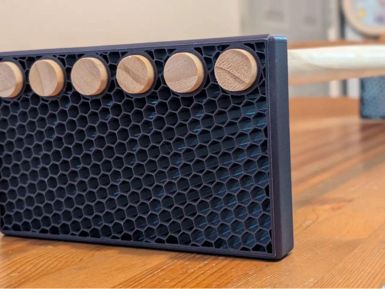 dowel desk raiser — modelo 3D