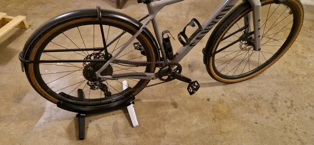 Bike stand adjustable 25-51 mm (all parts printed) — modelo 3D
