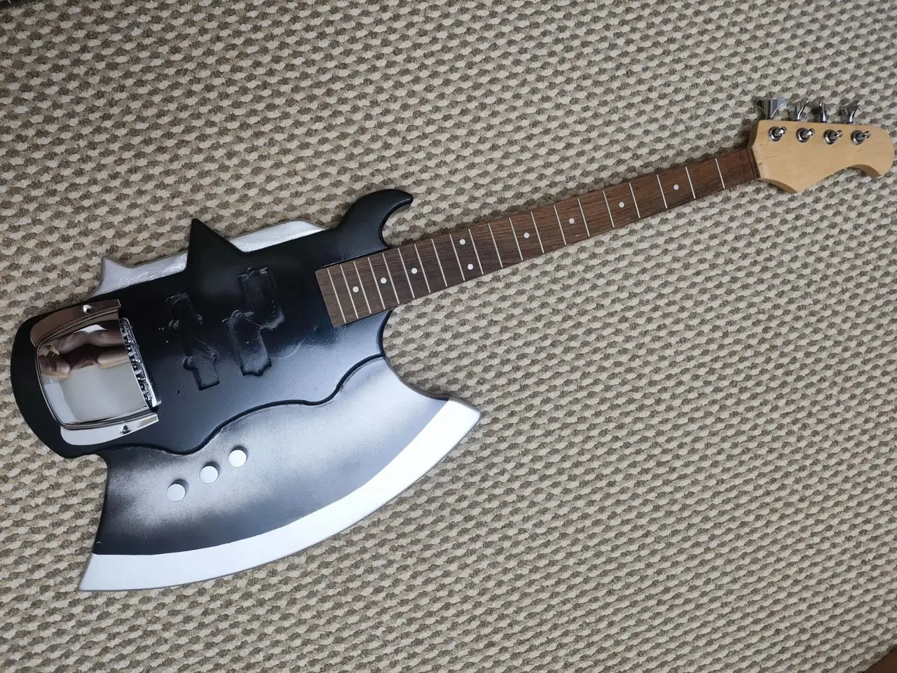 bass guitar — modelo 3D