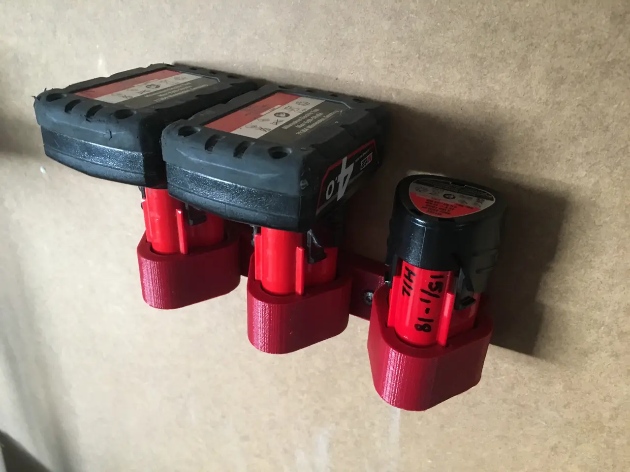 Milwaukee M12 batteri Holder — modelo 3D