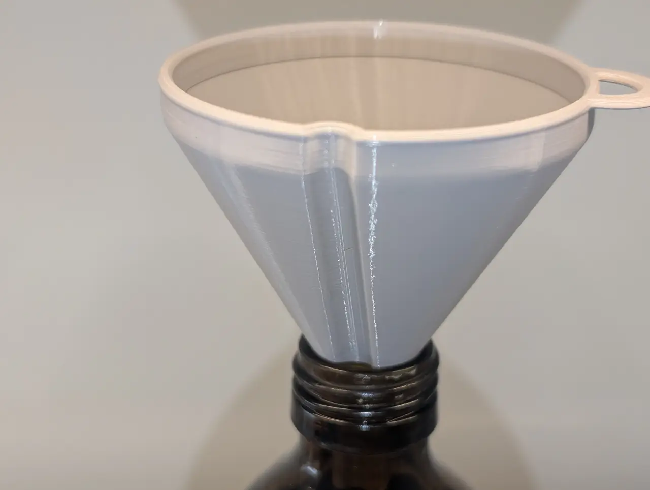 Parametric Ventilated Funnel (OpenSCAD remix) — modelo 3D
