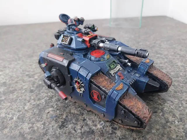 Space Knight Marine Fist Sic-car-ran Battle Tank — modelo 3D