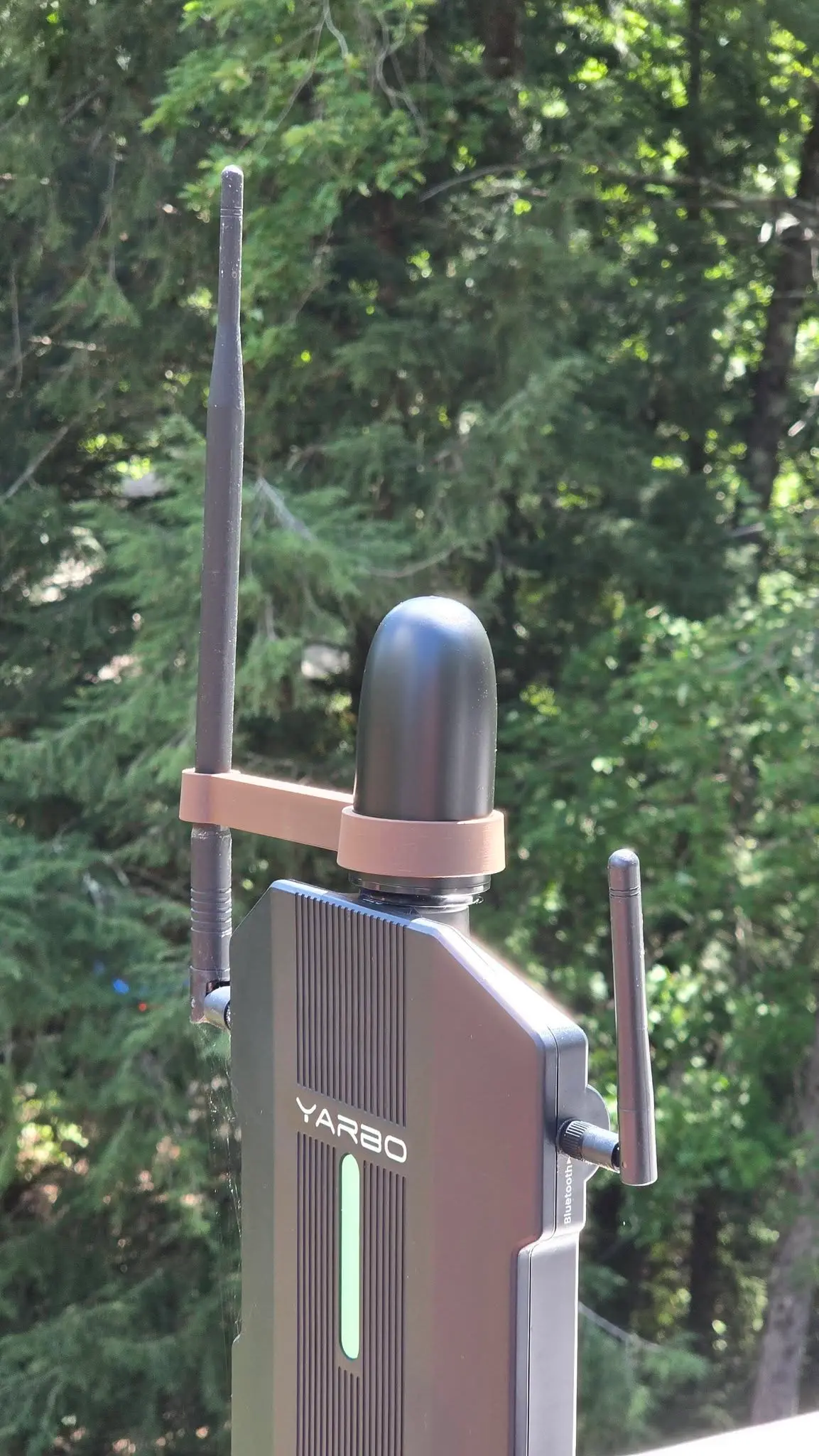 Yarbo Pro Antenna Data Center Support Bracket — modelo 3D