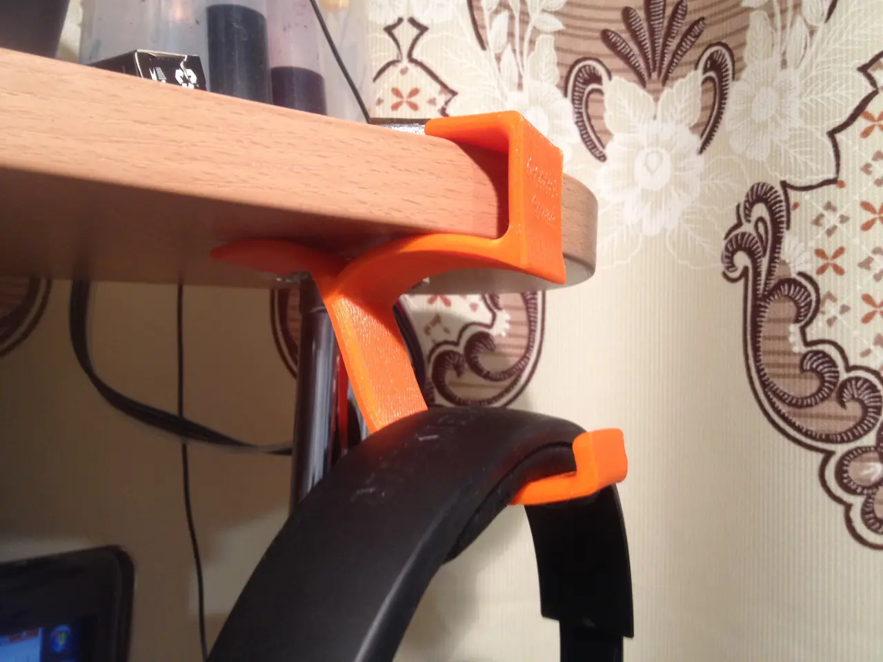 Headphone stand for a desk or shelf — modelo 3D