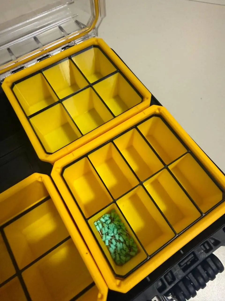 Bins for DEWALT ToughSystem 2.0 Organizers (DWST08040, DWST08020): 52 layouts, 1 mm or 2 mm walls — modelo 3D