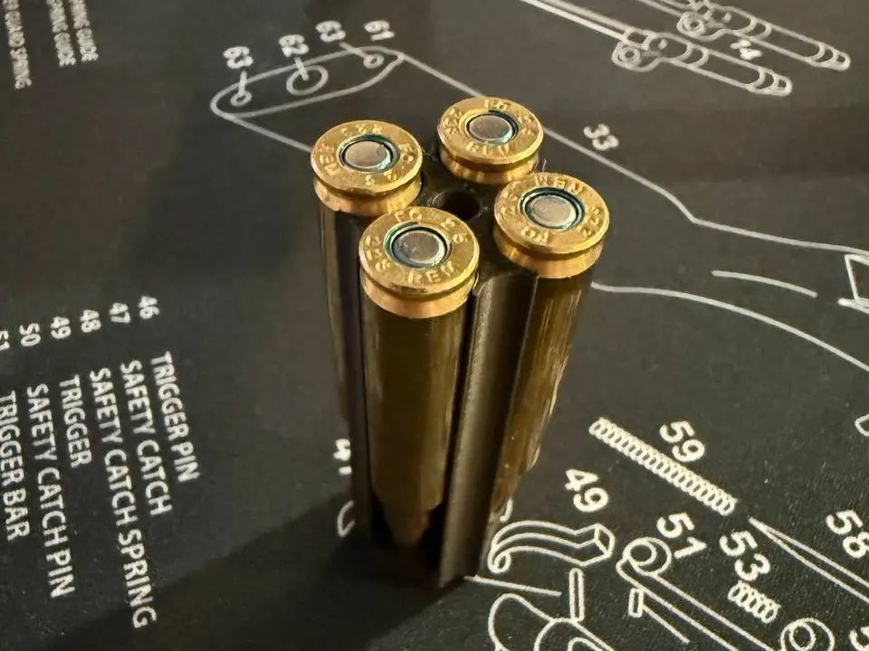CZ 600 Trail .223/.556 Cartridge Holder in Grip — modelo 3D