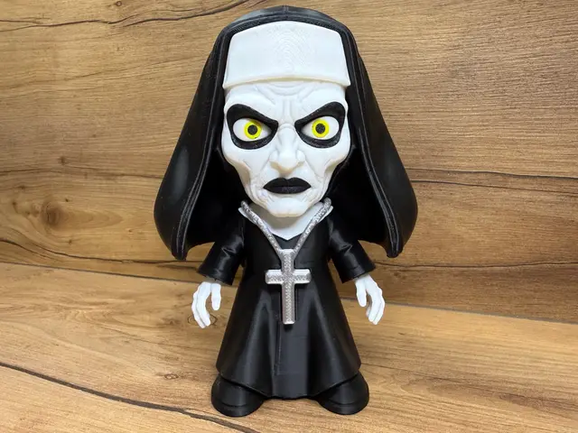 La Nonne multipart no AMS — modelo 3D