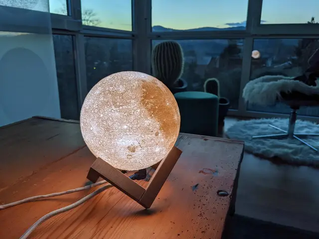 Moon Lamp (LED Strip Mount WS2812B) — modelo 3D