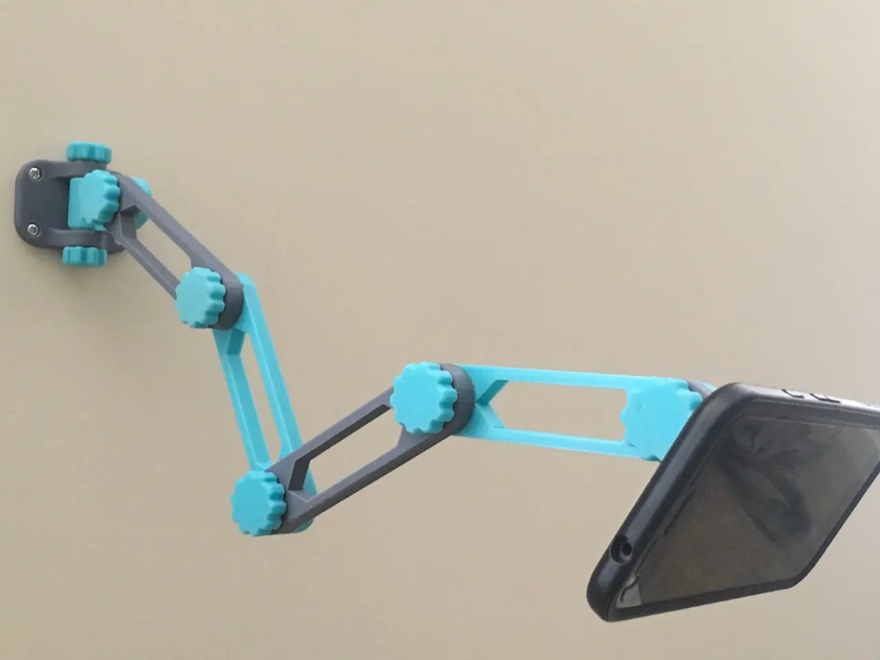 Articulating, Wall-Mounted, Magnetic Phone Mount — modelo 3D