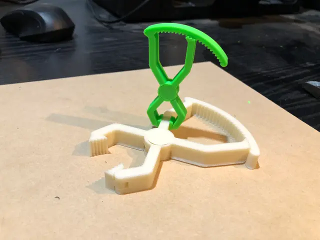 Ratchet clamp print-in-place — modelo 3D