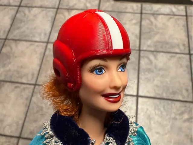 Vintage leather helmet for doll — modelo 3D