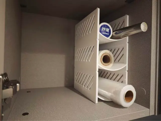 可堆叠厨房保鲜膜收纳架 — modelo 3D