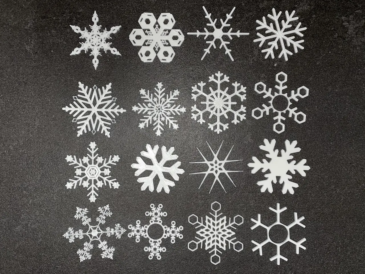 Snowflake Ornament Collection - 18 Snowflakes (window or gift decoration - Christmas) — modelo 3D