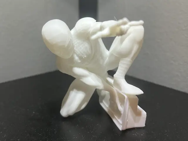 Spiderman statue (comic version) — modelo 3D