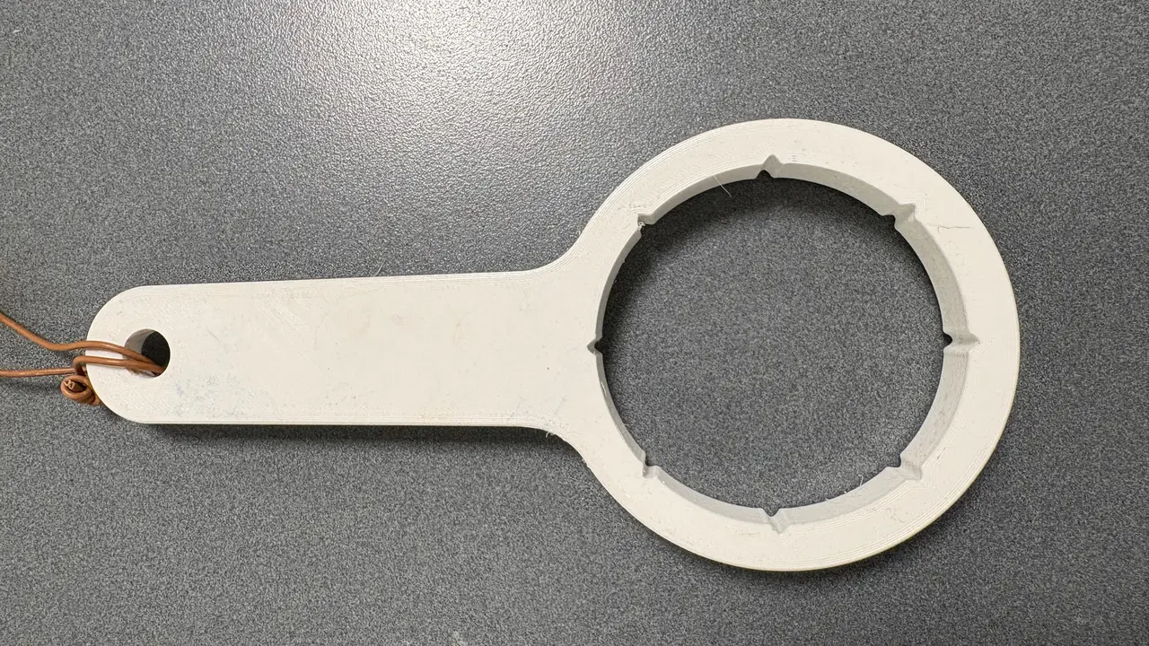 Klíč na uzávěr kanystru — modelo 3D