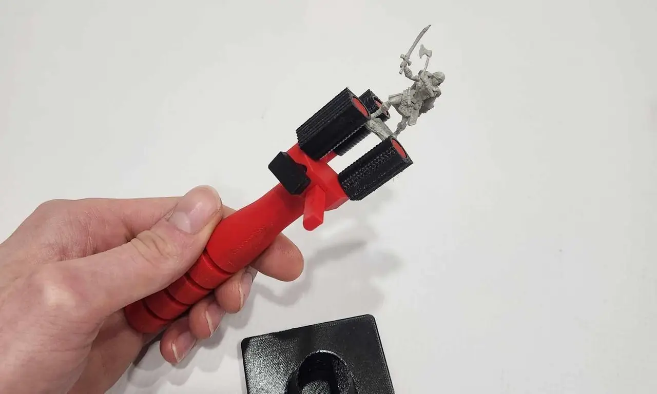 Miniature Painting Hand Clamp Vise — modelo 3D