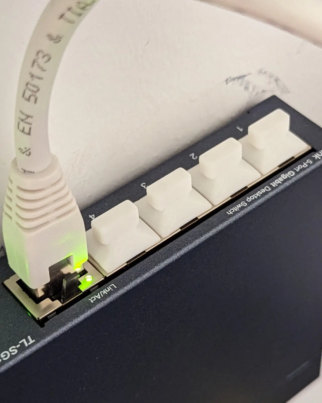 Ethernet Port Dust Cap/Cover - No Supports — modelo 3D
