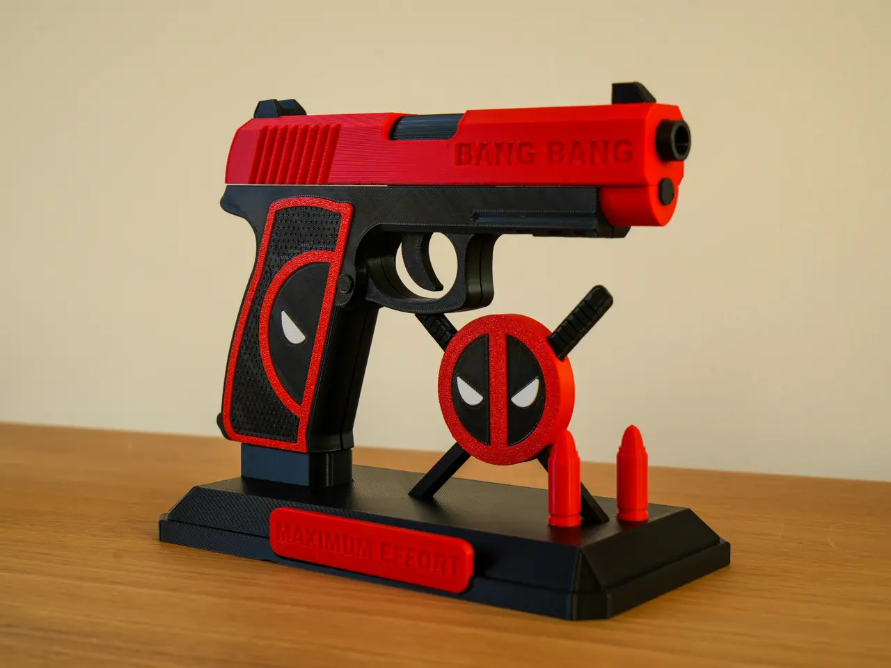 Deadpool's gun + its base ( NO AMS ) — modelo 3D