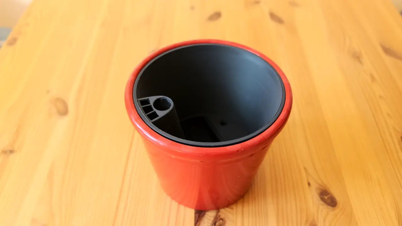 Self watering insert — modelo 3D