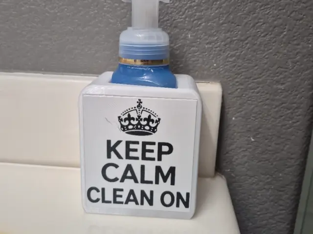 Keep Calm and Clean on BBW Soap Holder — modelo 3D