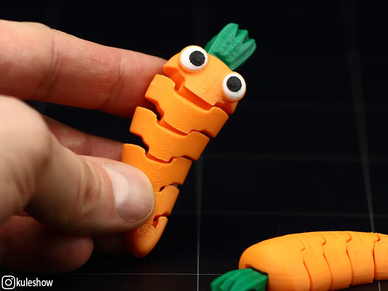 Flexible Baby Carrot Keychain — modelo 3D