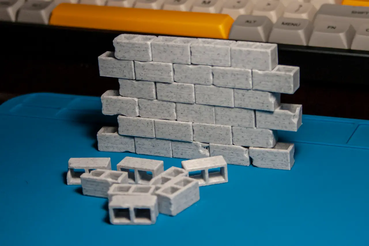 Cinder blocks (new and damaged) — modelo 3D
