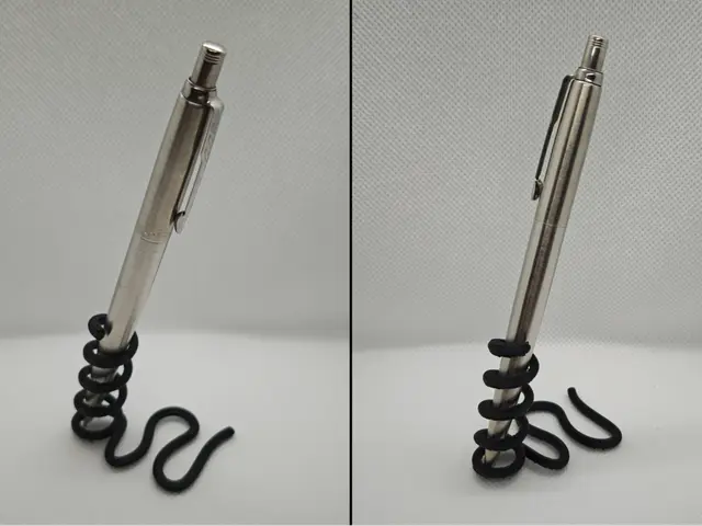 Spring pen stand — modelo 3D