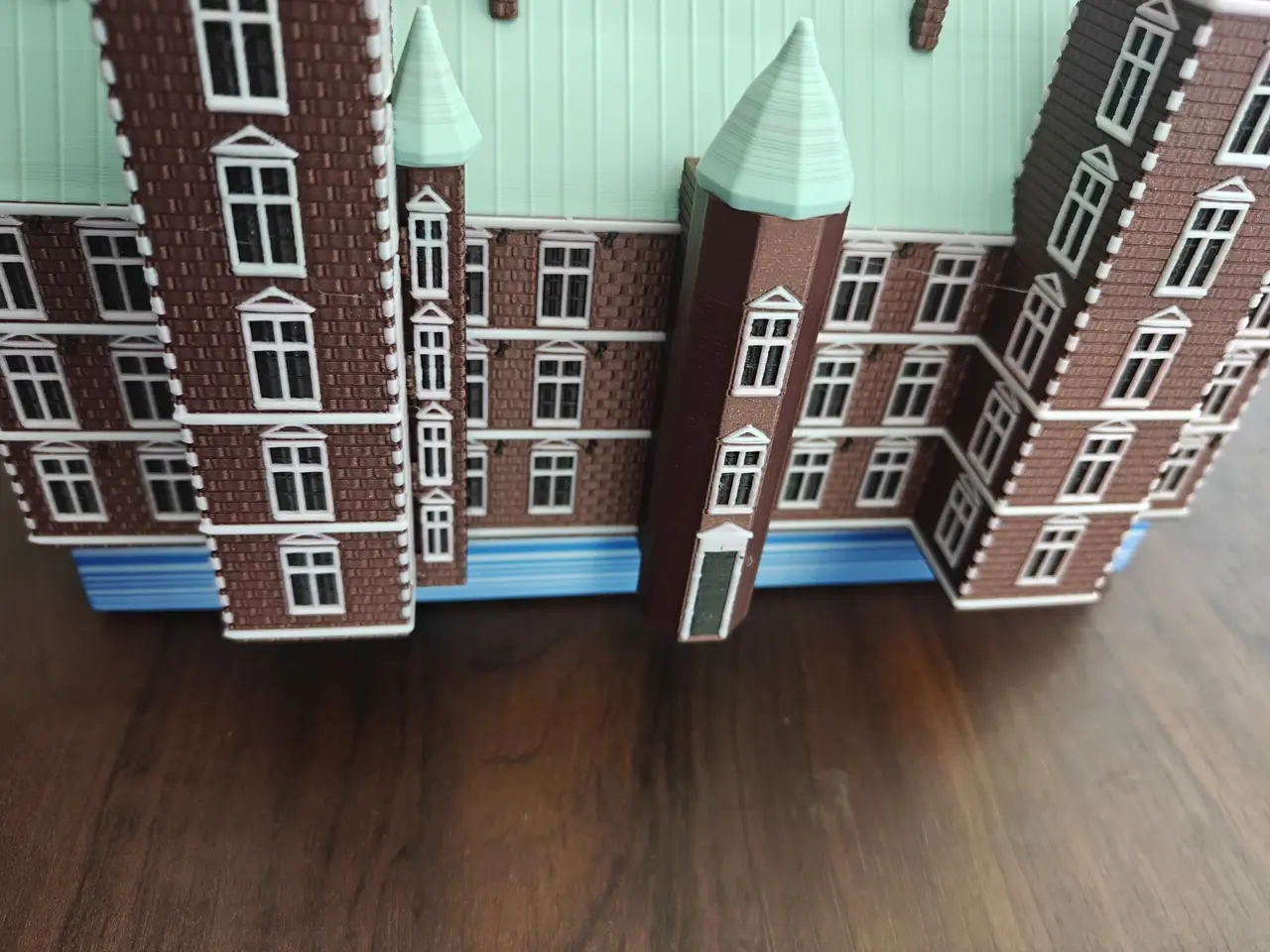 Renaissance castle box — inspired by Rosenborg, the whole castle lifts off a hidden tray — modelo 3D
