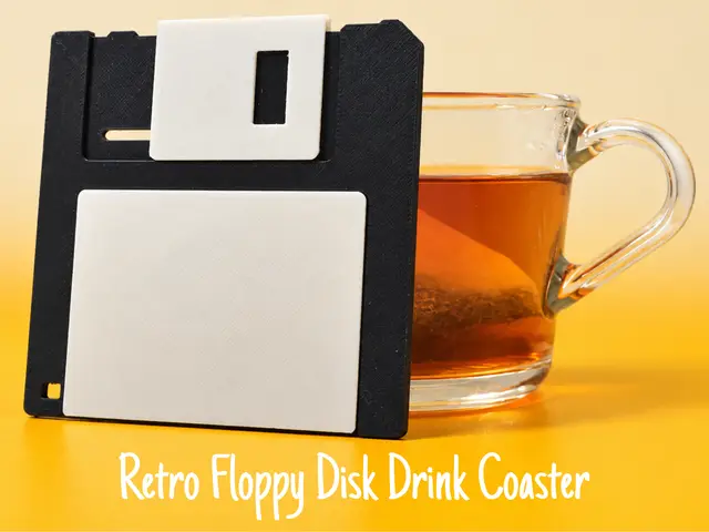 Retro Floppy Disk Drink Coaster — modelo 3D