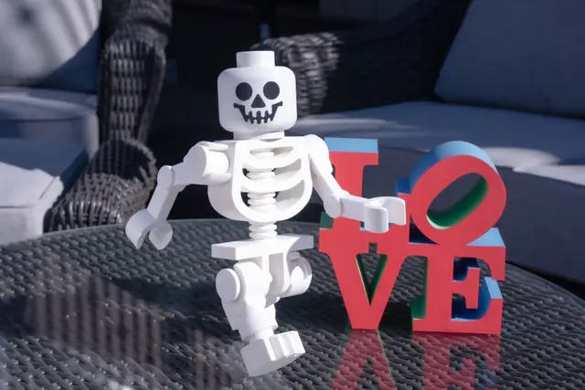 💀 Skeleton Giant Minifigure (16") – Standalone Design! 🦴 — modelo 3D