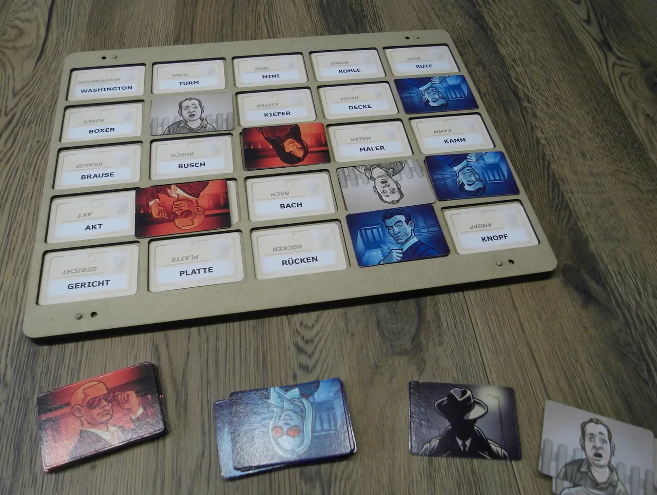 Codenames Tableau / double sided and flippable (Laser Cut & 3D print) — modelo 3D